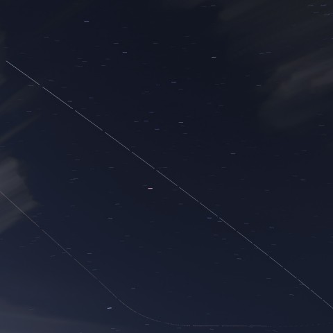 火星の近くを横切るISS