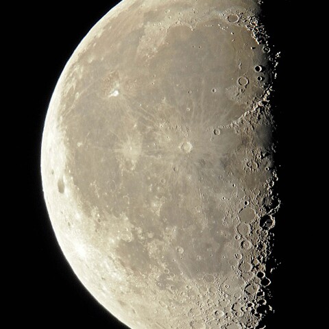 月（2025年2月20日）