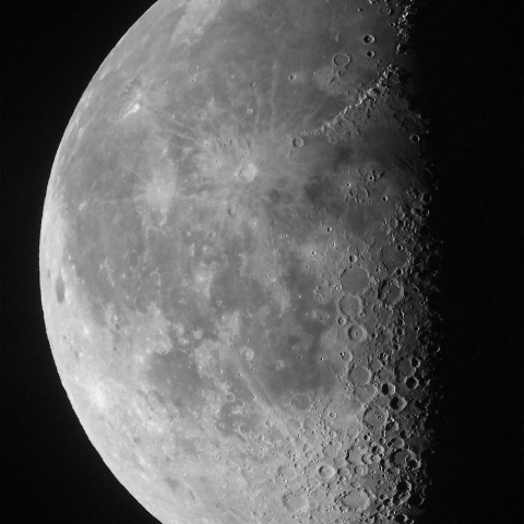 コンデジでも、撮れる月。