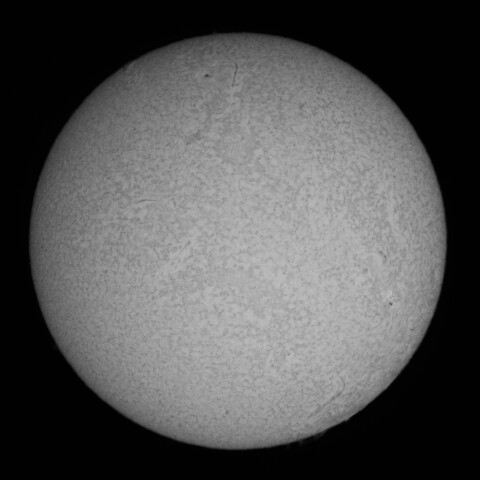 2/17の太陽(Hαからちょっと長波長側？)