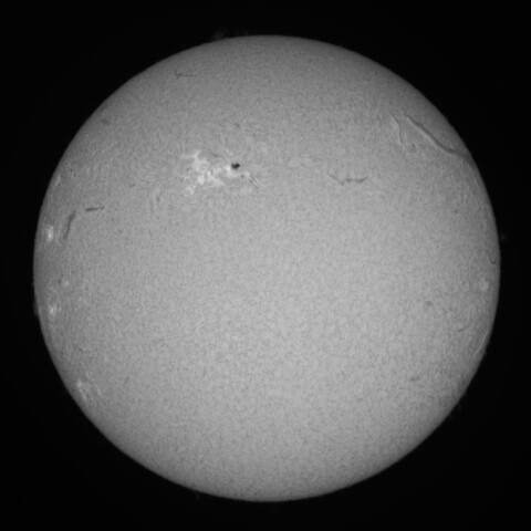 2/24の太陽(だいたいHα中心あたり)
