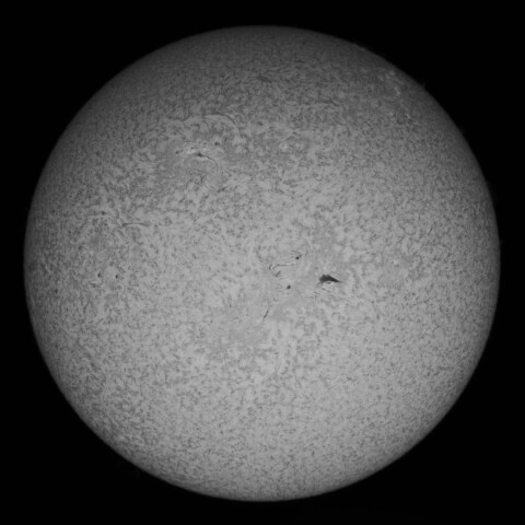 4/20の太陽(Hα少し長波長側)