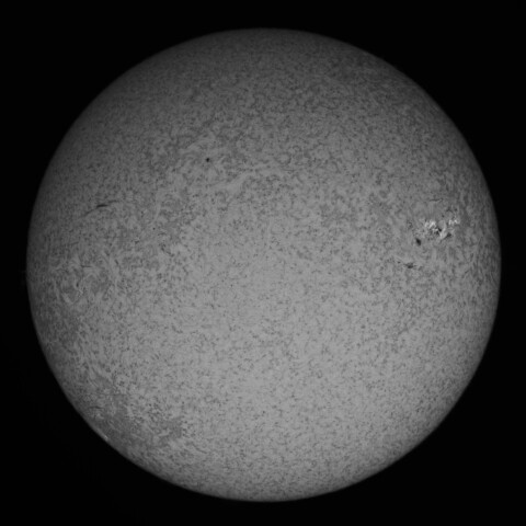 5/11の太陽(Hα少し長波長側)