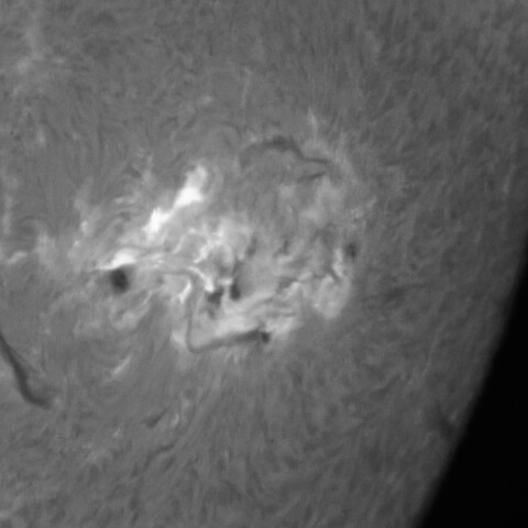 5/11の太陽(Hα・3664、3668付近)X5.8フレア発生後の残光