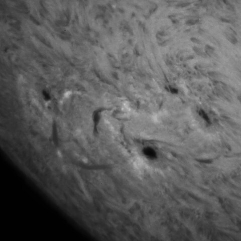 5/18の太陽(Hα少し長波長側)3685、3686付近拡大