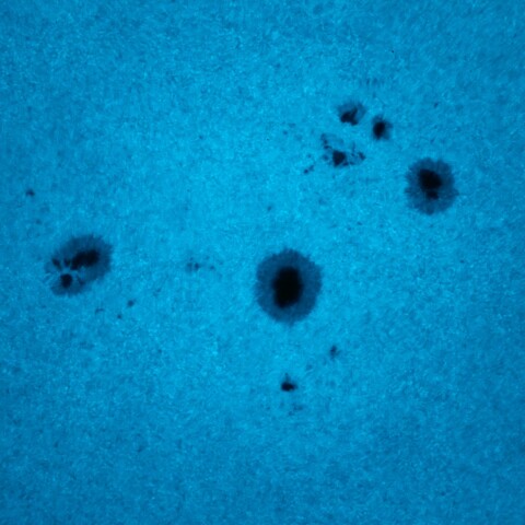 黒点半暗部周辺の現象(3685、3686)5/22