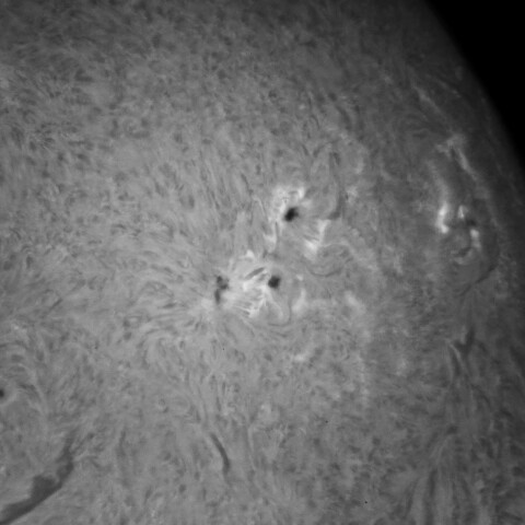 5/22の太陽(3674、3679付近拡大)