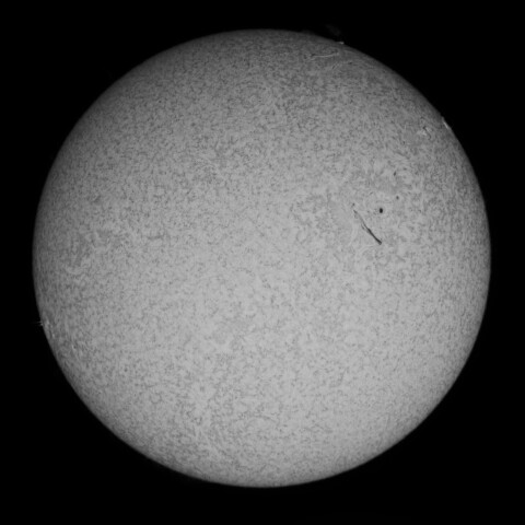 5/25の太陽(Hα少し長波長側)③