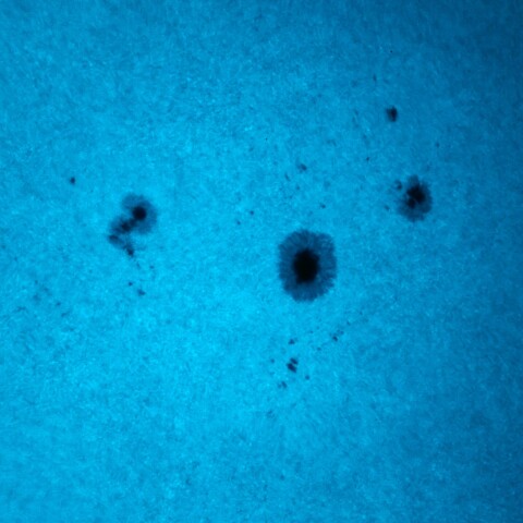 黒点半暗部周辺の現象(3685、3686)5/25