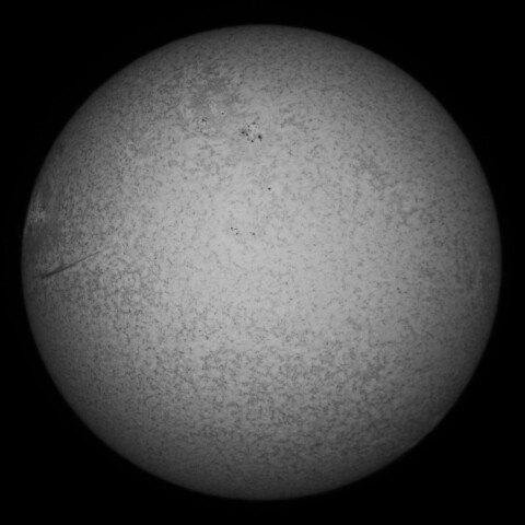 5/29の太陽(Hα少し長波長側)