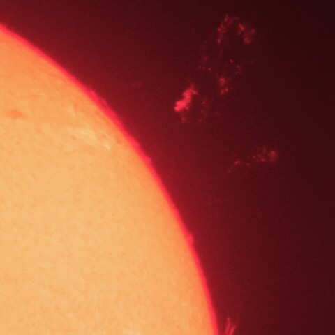 6/8の太陽(3697付近のM3.3～M9.7フレアに伴うCMEの放出物)