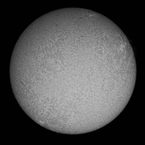 6/8の太陽(Hα少し長波長側)