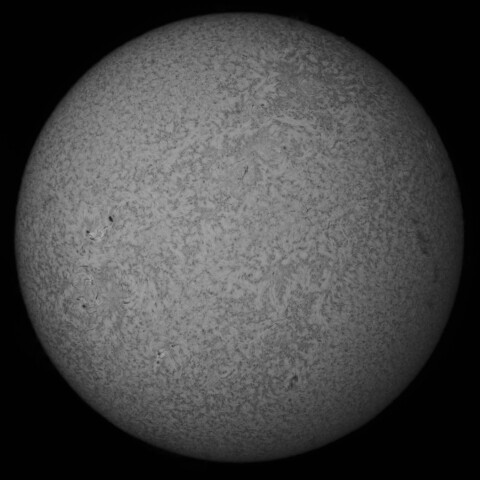 6/15の太陽(Hα少し長波長側)