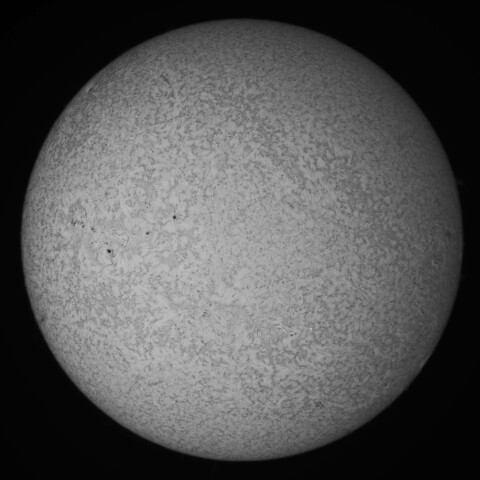 7/27朝の太陽(Hα少し長波長側)