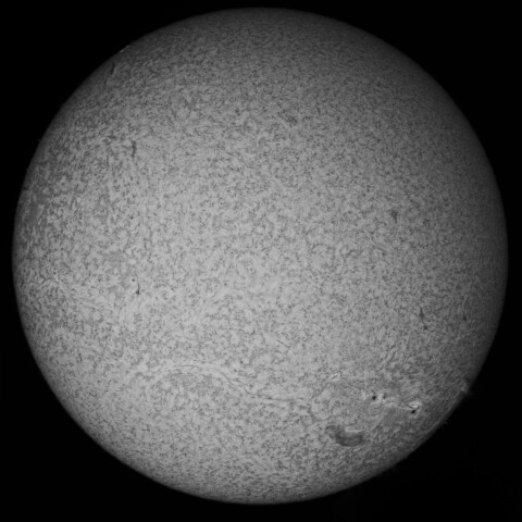 11/17朝の太陽(Hα少し長波長側)