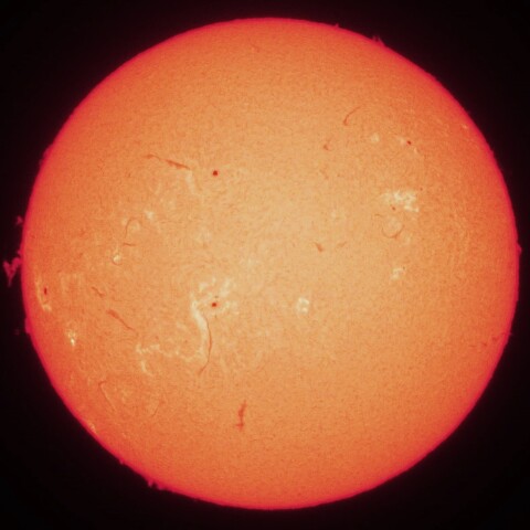 2/15朝の太陽(Hα中心付近)カラーにて