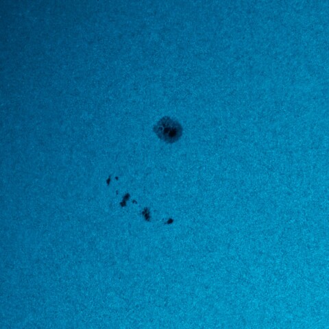 黒点半暗部周辺の現象(4165、4168)8/3