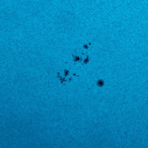 黒点半暗部周辺の現象(4408、4409)4/3