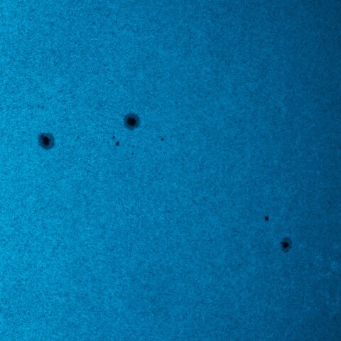 黒点半暗部周辺の現象(4403、4404、4406)4/3