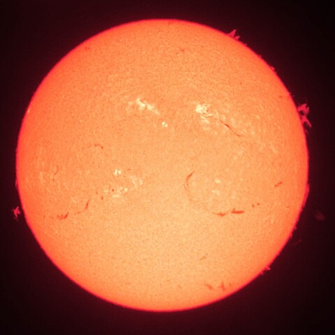 4/13昼の太陽(Hα中心付近・カラーにて)