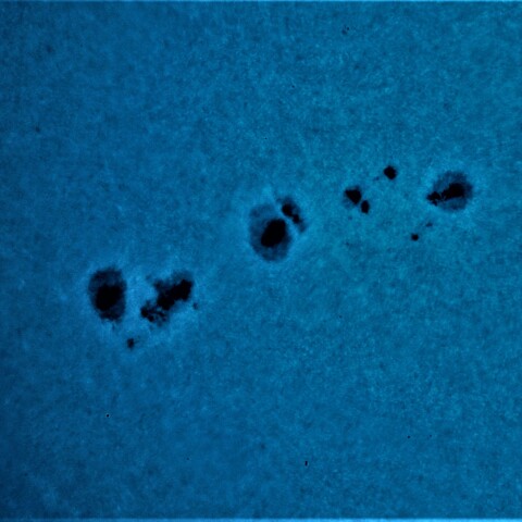 黒点半暗部周辺の現象(3296、3293)　5/4