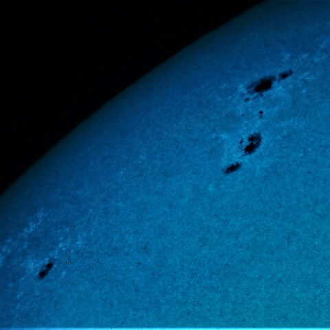 黒点半暗部周辺の現象(3373、3374)7/15