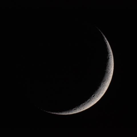極細の上弦月
