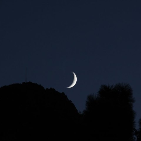 フリーモントピークに沈む月