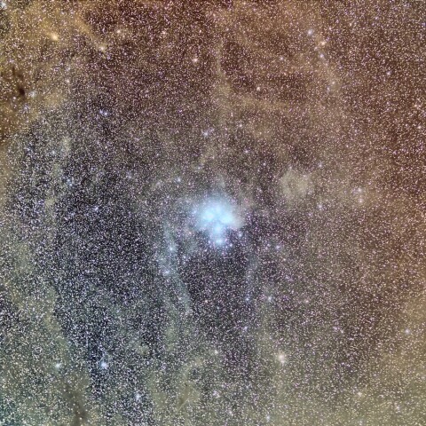 プレアデス星団と周辺のガス