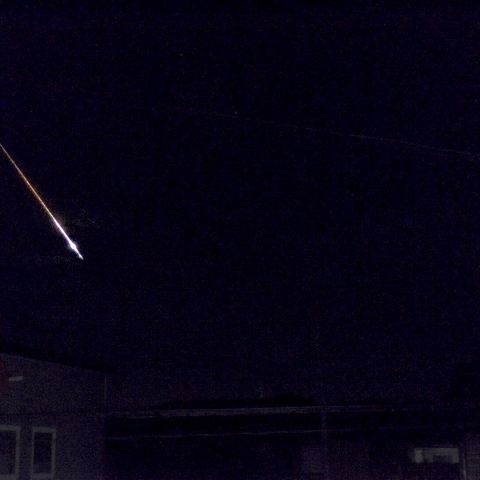 ペルセウス座流星群 8月14日 2時6分 マイナス7〜8等星クラスの火球 (秋田から東南東方面)