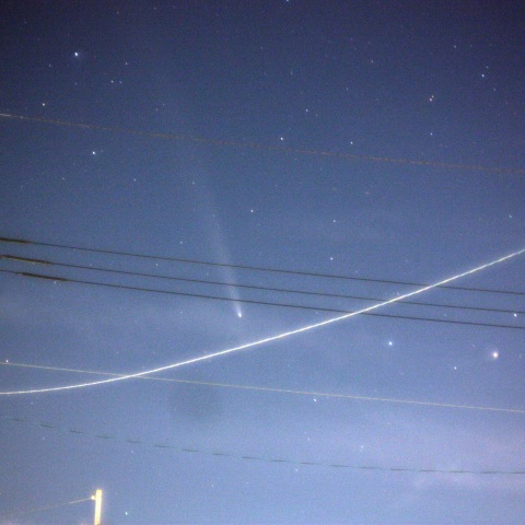 自宅の庭から撮影した、紫金山・アトラス彗星(C/2023 A3)。「85mmクローズアップ撮影」