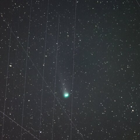 １０日のポン・ブルックス彗星と人工衛星