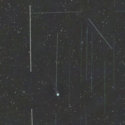 １８日のポン・ブルックス彗星と人工衛星