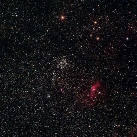 カシオペア座のM52散開星団と　NGC7635散光星雲