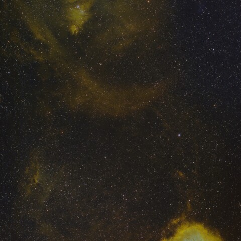 バラ星雲からクリスマスツリー星団