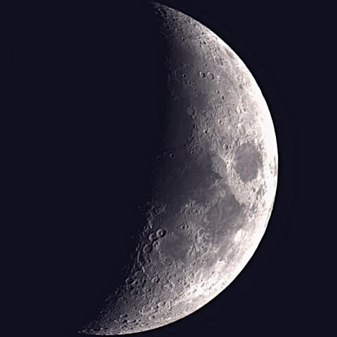 月(月齢6.2)