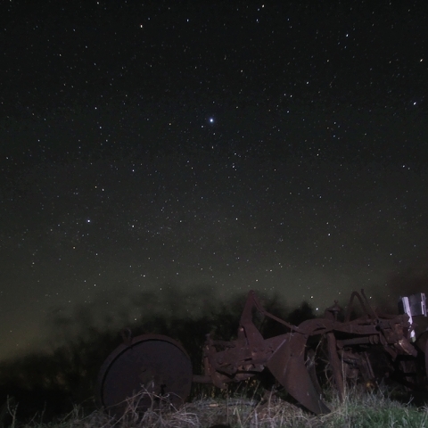 強風の神津牧場にて