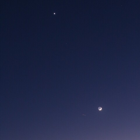 Moon-Ven_2025-0102-1737