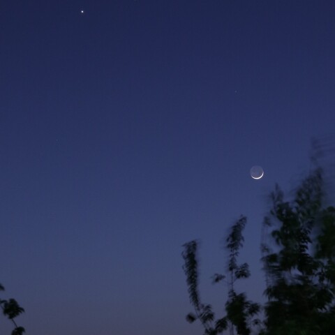 Moon-Ven_2026-0518-1931