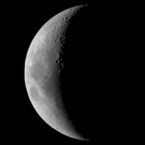 Moon_2023-0723-1930~33