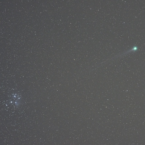 昴とラブジョイ彗星