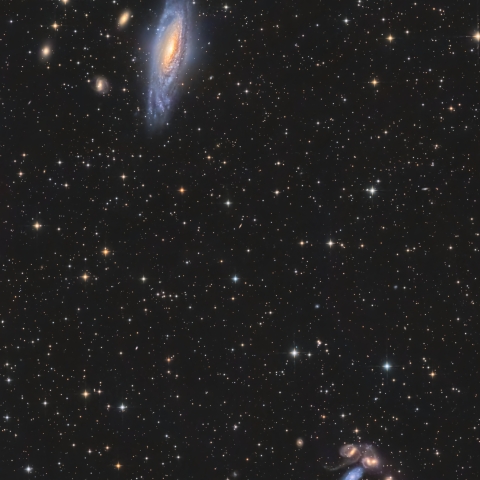 NGC7331 渦巻銀河 (上) とステファンの五つ子銀河 (下)