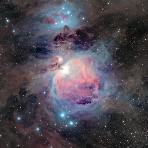 「M42 オリオン大星雲」と「NGC1977 ランニングマン星雲」