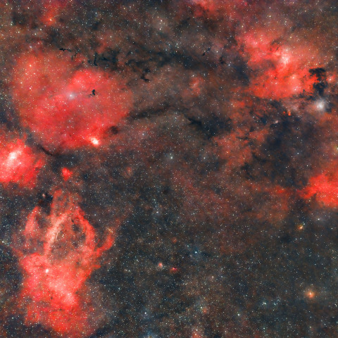クワガタ星雲と周辺の星雲星団