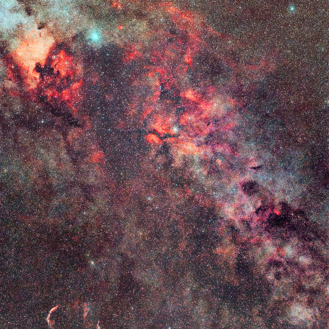 はくちょう座の銀河と散光星雲