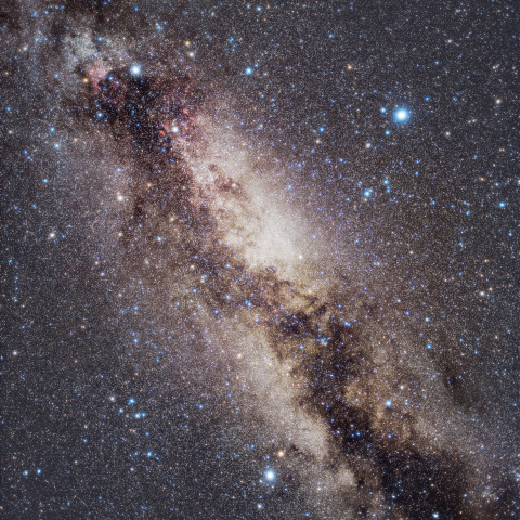 小国の星空④　ー夏の大三角と天の川ー