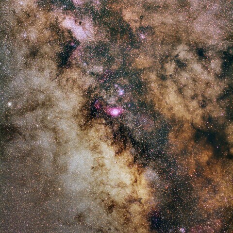 天の川中心付近の銀河と星雲星団