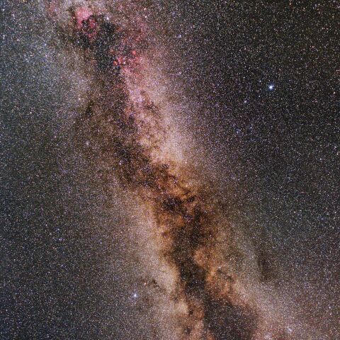 夏の大三角を横切る天の川