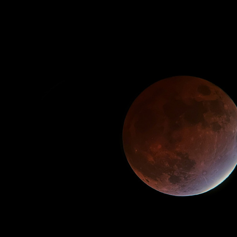 iPhone12 ProMaxでのほとんど部分月食