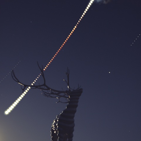 ホワイトディアと皆既月食